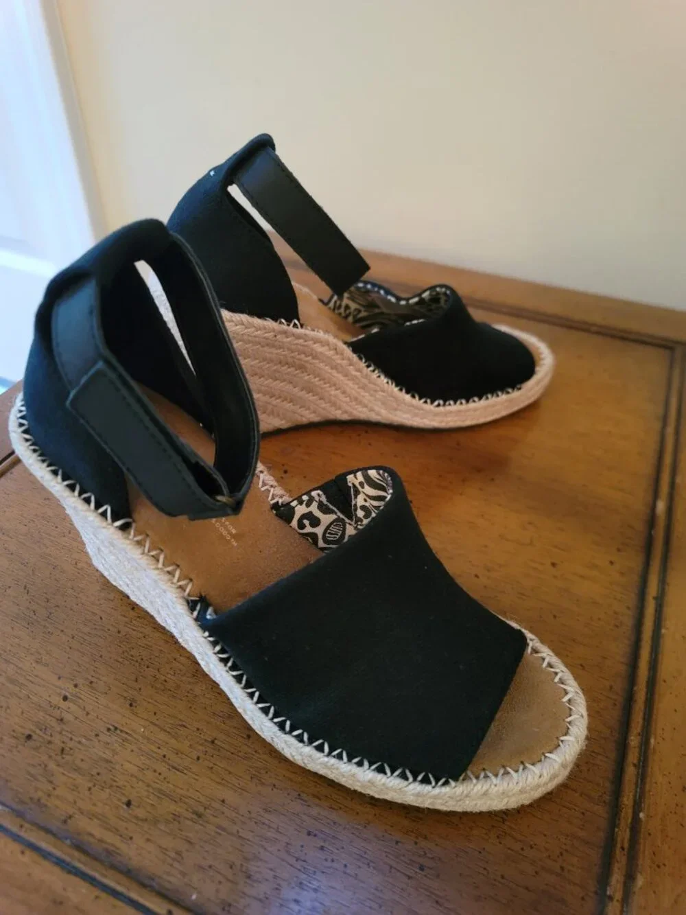 Toms Marisol Wedge Black Canvas size 5